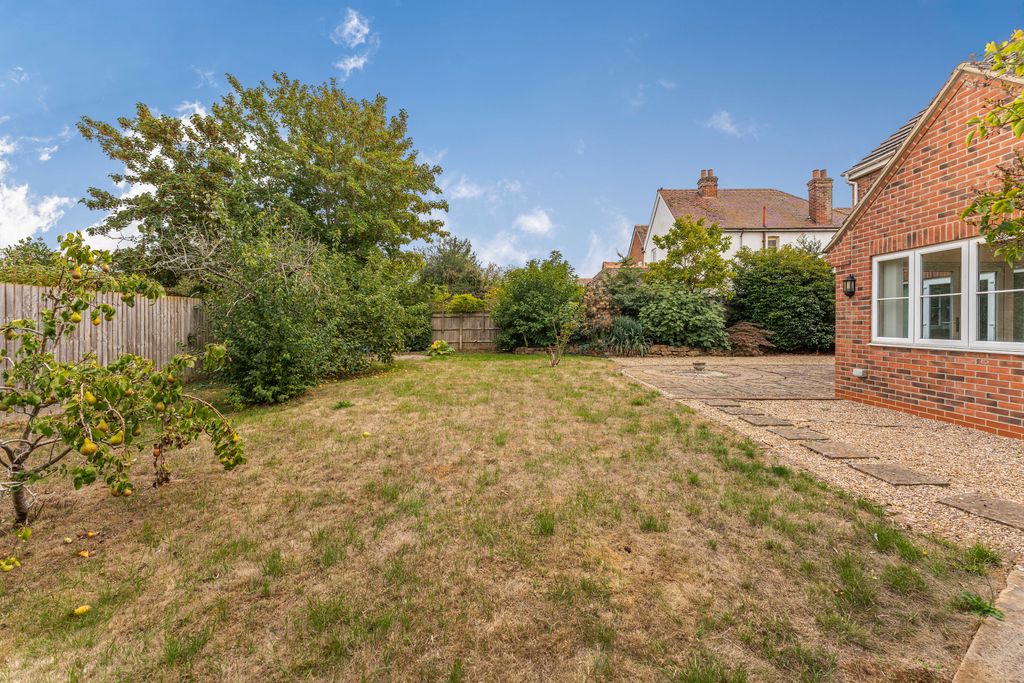 Twyford Gardens Twyford